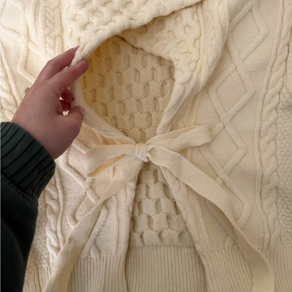 Vigoss Cream Cable Knit Sweater - Picture 3 of 4